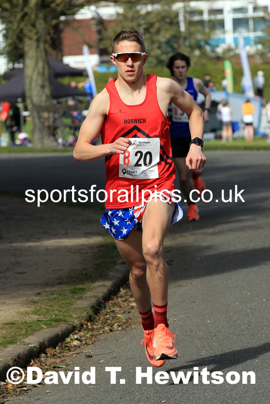 Senior Mens Northern 12 Stage Road Relay, 2022 Northern 12 and 6 Stage Road Relays,  Birkenhead Park, Birkenhead, Wirral.  Photo: David T. Hewitson/Sports for All Pics